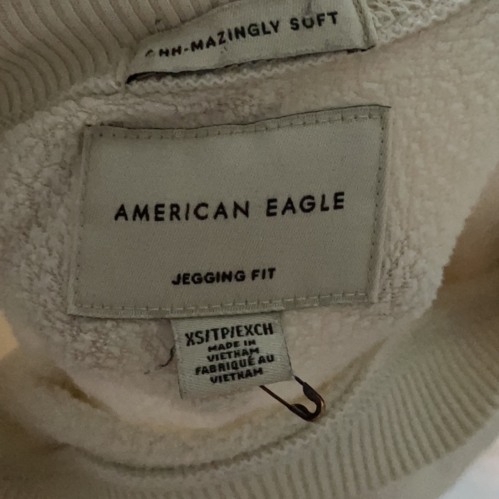american eagle crewneck - Picture 4 of 4
